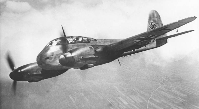 Det tyske flyvåpenet, Luftwaffe, trengte lettmetall til produksjon av fly. Her ser vi en Messerschmitt på rekognoseringstokt over Tyskland i 1944. FOTO: NTB SCANPIX