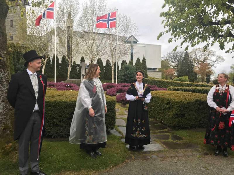 Kransenedleggelse på Eiganes gravlund 17. mai. Foto: Stavanger kommune