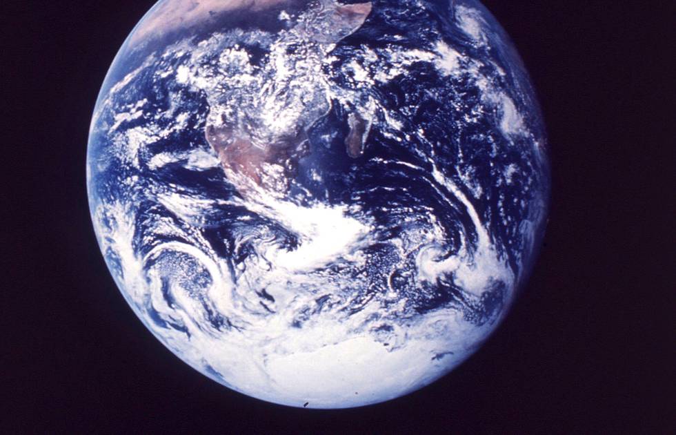 Bildet viser jordkloden sett fra verdensrommet. 