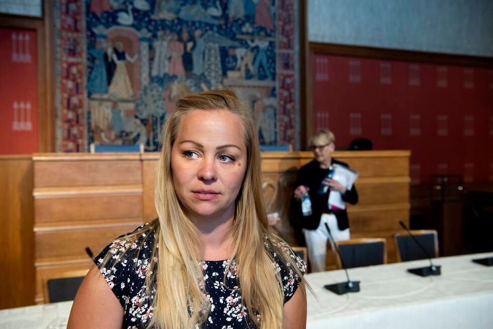 Gruppeleder i Rødt Eivor Evenrud vil vente med å ta stilling til et eventuelt mistillitsforslag mot Lan Marie Berg til etter høringen på onsdag.