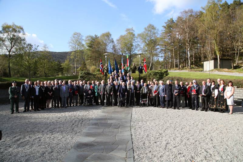 Nær 100 veteraner ble hedret i Vatneleiren på frigjøringsdagen. Foto: Tore Ellingsen, Heimevernet