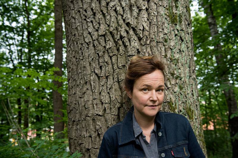 Sara Johnsen. Filmregissør og forfatter. Bergskogen.