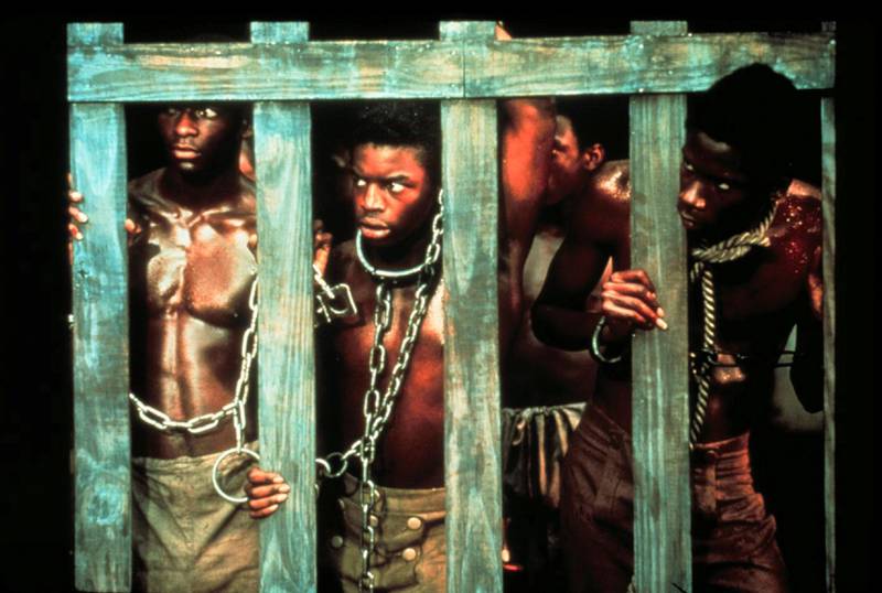 TV-serien «Røtter» handlet om den unge afrikaneren Kunta Kinte, fanget og bortført som slave i USA i 1760-årene. Kunta Kinte er fortsatt et sterkt symbol for USAs svarte befolkning.