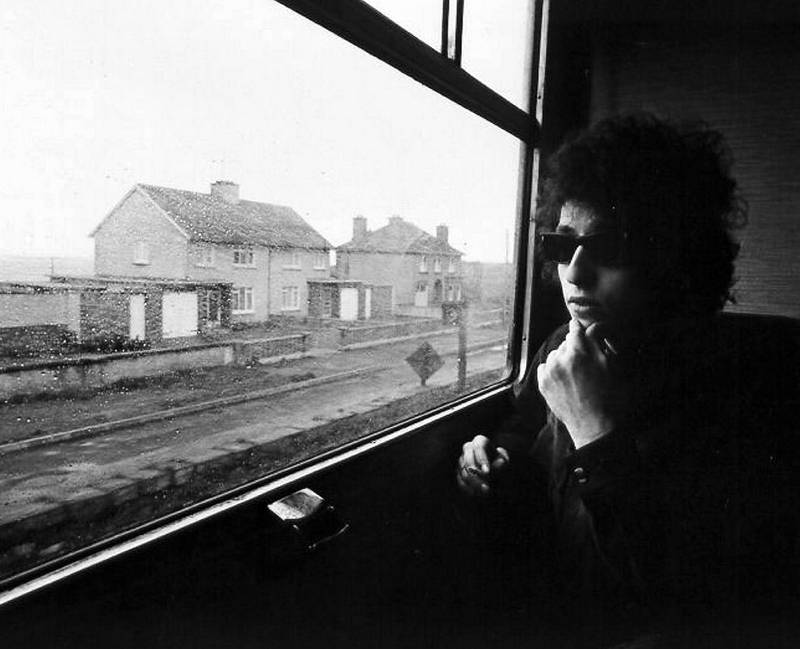 Bob Dylan, på toget fra Dublin til Belfast.