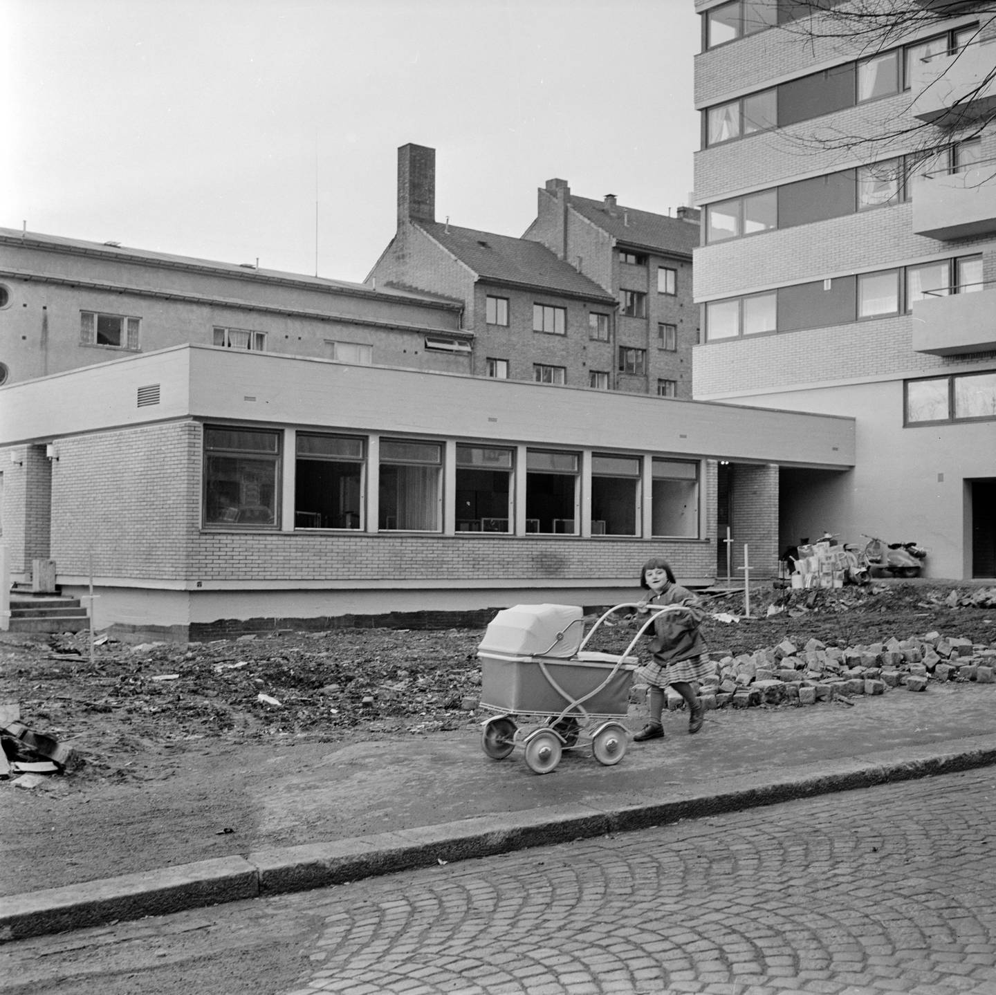 Barnehagen i Hølandsgata 1 oktober 1961. Foto: Arbeiderbladet/ Arbeiderbevegelsens arkiv og bibliotek