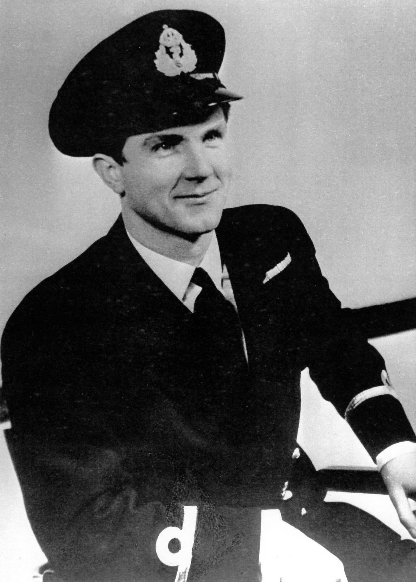 Inge Steensland var bare 21 år gammel da han ledet «Operasjon Polar Bear» og slepebåtaksjonen. Etter krigen ble han tildelt Nroges høyeste utmerkelse, Krigskorset med sverd, og ble senere en svært suksessfull skipsreder.