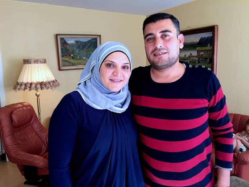 Amina (35) og Basam (39) møttes på et sykehus i Damaskus etter å ha mistet hver sin familie. Det ble en ny start for dem begge.