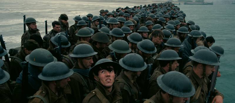De britiske soldatene som var fanget på stranden i «Dunkirk» – i Christopher Nolans film så vel som virkeligheten – satte spor etter seg på kino i 2017. 