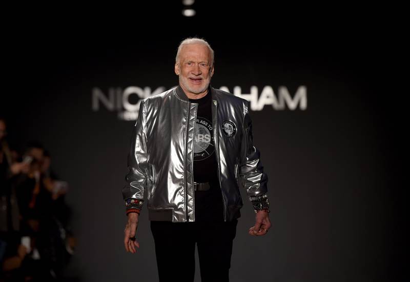Buzz Aldrin (87) på catwalken for Nick Graham under New York Fashion Week.