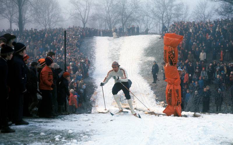 Ivar Formo i aksjon i Monolittrennet i Frognerparken i 1973. Rennet var populært i mange år.