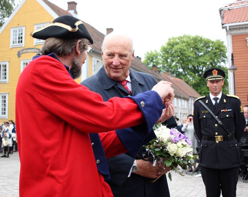 HELT KONGE: Kong Harald deltok på den offisielle åpningen av Frederikfesten fredag 8. september.