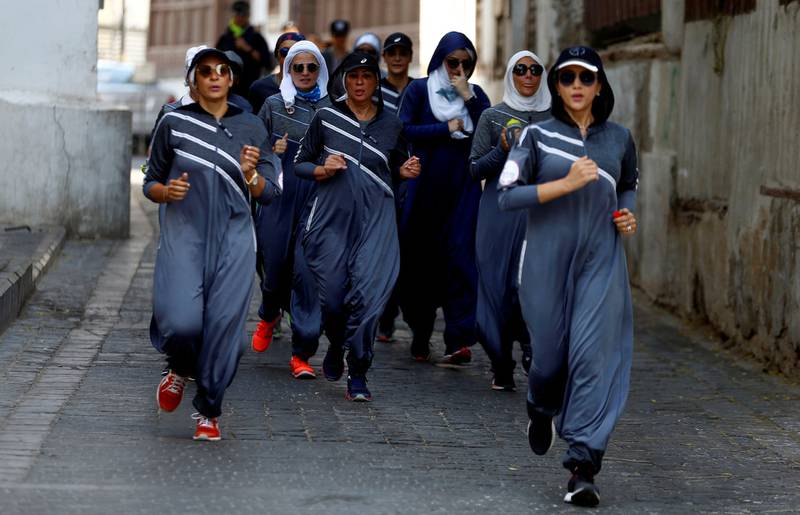 Kvinnedagen: Saudiarabiske kvinner feiret friheten til å løpe på kvinnedagen i den saudiarabiske byen Jidda i år. FOTO: NTB SCANPIX