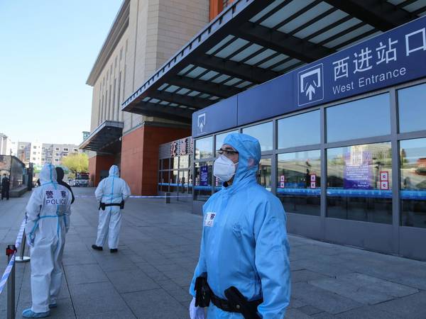 Kinesisk storby stenger av frykt for ny smittebølge
