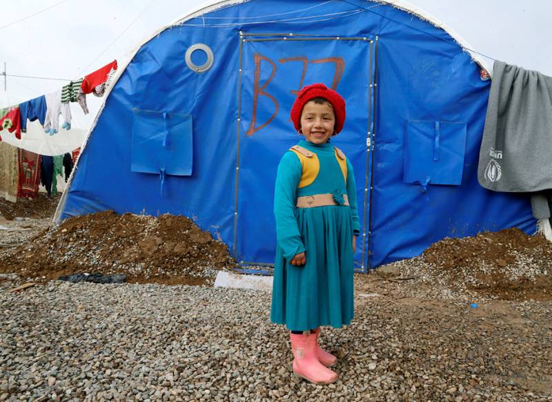 Mange har flyktet fra Mosul, som denne jenta i en flyktningleir i Khazer, Irak.