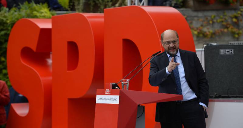 Det er 12 år siden de tyske sosialdemokratene hadde forbundskansleren i Tyskland. Nå er Martin Schulz kandidat, men partiet ligger rundt 15 prosentpoeng bak Angela Merkels konservative parti.