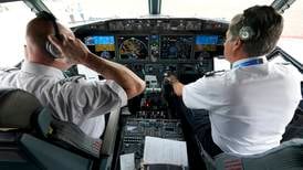Pilot forfalsket papirene sine for å få jobb. En knapp bidro til å avsløre ham