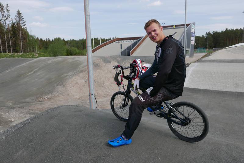 STOLT: Sebastian Aslaksrud fra Råde BMX, over hva moderklubben får til i samarbeid med de andre BMX-klubbene i Østfold.