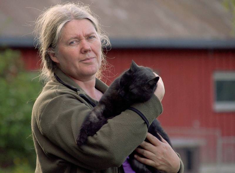 Selv om Emte Jahnsen har både katt, hunder og hester, lever hun i fordragelighet blant ulvene i Elverum i Hedmark. Det er hun ikke alene om. – Mange sier til meg at de er positive til ulv når jeg snakker med dem på tomannshånd, forteller Jahnsen. 