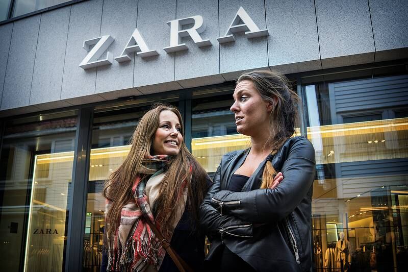 Venninnene Lillian Stavnem og Veronica Tønnessen tror den nye butikken kan skape mer liv i Kirkegata. De har begge vært veldig spente på åpningen av Zara-butikken, og ventet utenfor i over en time før åpning.