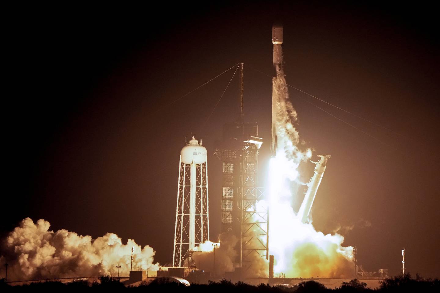 Oppskytingen med en Falcon 9-rakett fra SpaceX forløp problemfritt fra Kennedy Space Center 15. februar.