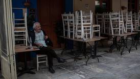 Hellas står igjen overfor nedgangstid – et tiår etter gjeldskrisen