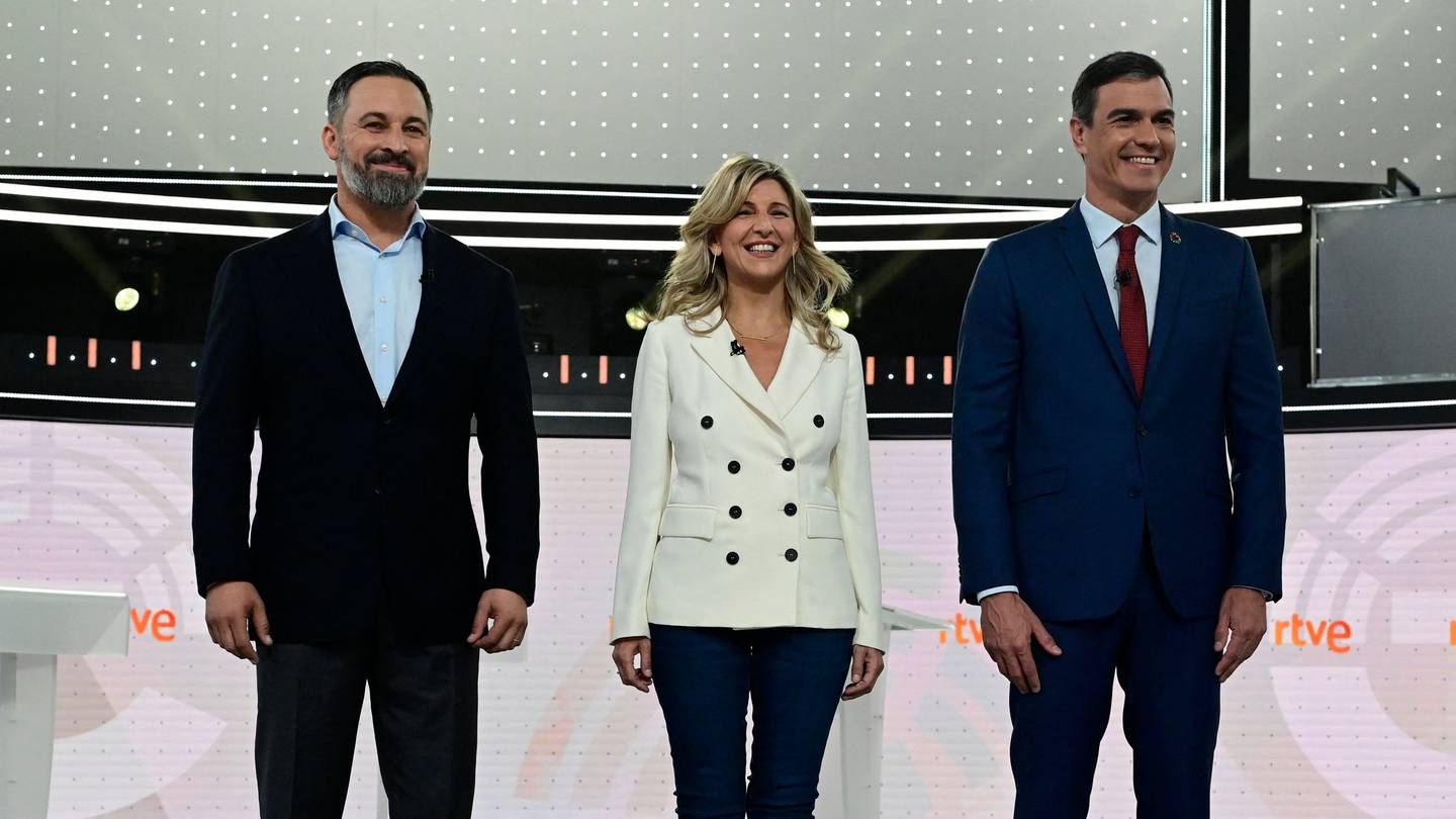 Fra venstre: Vox-leder Santiago Abascal, Sumar-leder Yolanda Diaz og PSOE-leder og statsminister Pedro Sanchez deltok i debatt onsdag denne uka.