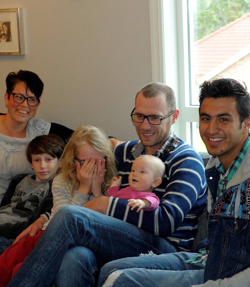 Farhad og familien Tegler i 2014. FOTO: PERNILLE VESTENGEN