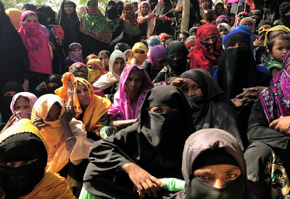 BANGLADESH: Kvinnelige rohingya-flyktninger i en uregistrert flyktningleir i Coxs Bazar i Bangladesh. Ifølge FN er 66.000 nye rohingya-flyktninger ankommet landet de siste månedene. FOTO: REUTERS/NTB SCANPIX