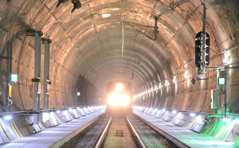 De to parallelle enkeltsportunnelene som til sammen utgjør Hallandsåstunnelen i Skåne, kan få stor betydning også for norske togreisende. FOTO: TRAFIKVERKET
