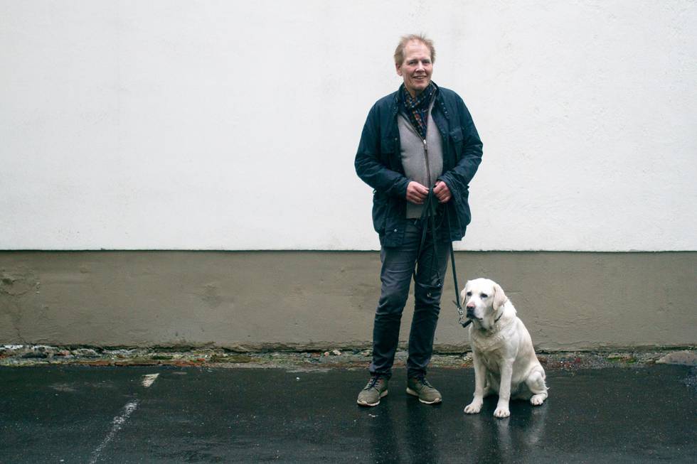 Johan Lothe og hunden hans, fotografert for Sissel.