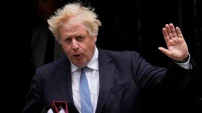 Rapporten om at Boris Johnson villedet Parlamentet godkjent med stort flertall
