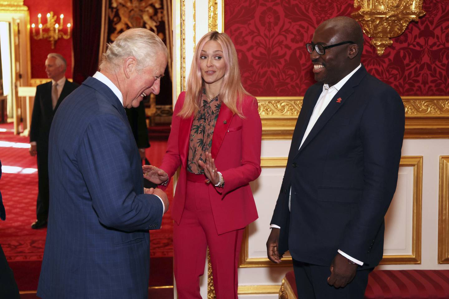 Med tvjournalisten Fearne Cotton og redaktøren for britiske Vogue, Edward Enninful, under en prisutdeling  arrangert av Prince's Trust Awards i St James's Palace i 2021.