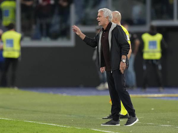 Mourinho utvist da Roma tok sterkt poeng mot Napoli