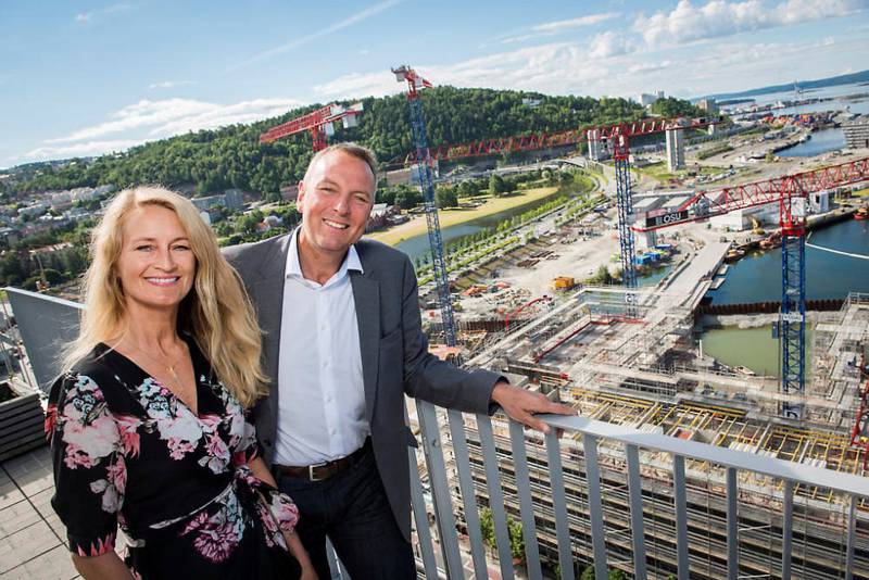 MILJØFOKUS: Vibeke Ahlsand og Rolf Thorsen i Oslo S Utvikling. 	FOTO: KATRINE LUNKE
