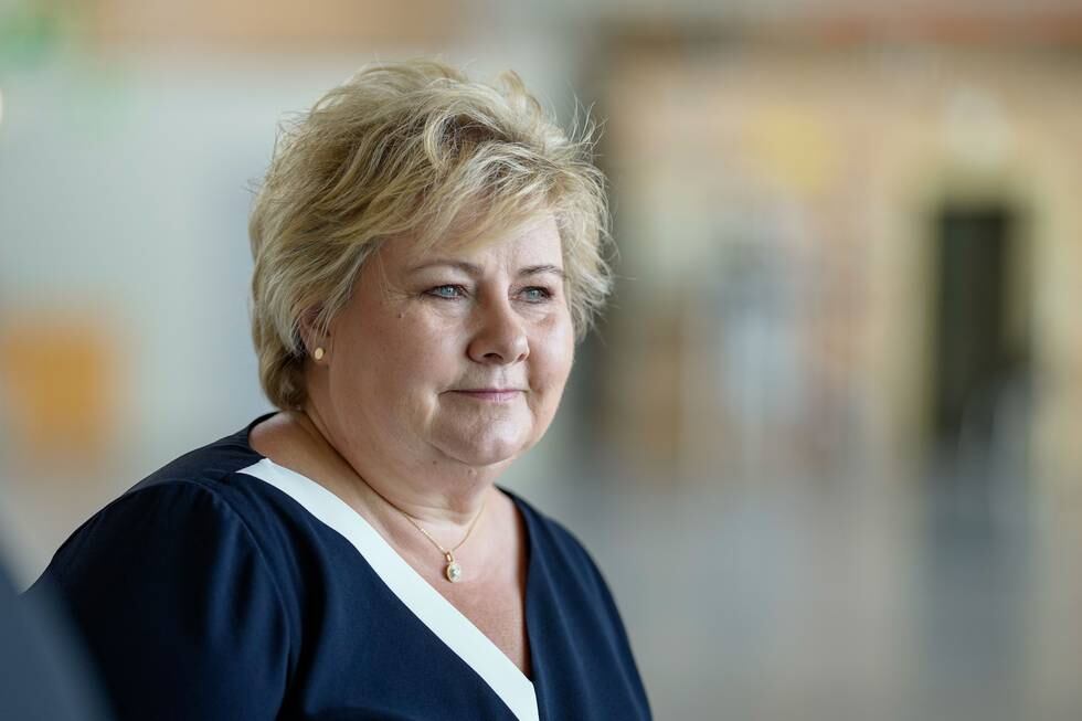 Statsminister Erna Solberg (H) beklager at hun er blant dem som er ilagt forelegg for brudd på koronareglene. Foto: Fredrik Hagen / NTB
