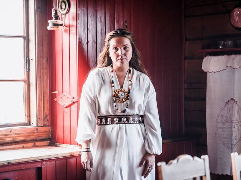 Kajsa Balto slipper neste måned julealbumet hun selv savner: Med samiske, nyskrevne låter. Foto: Ørjan Marakatt Bertelsen