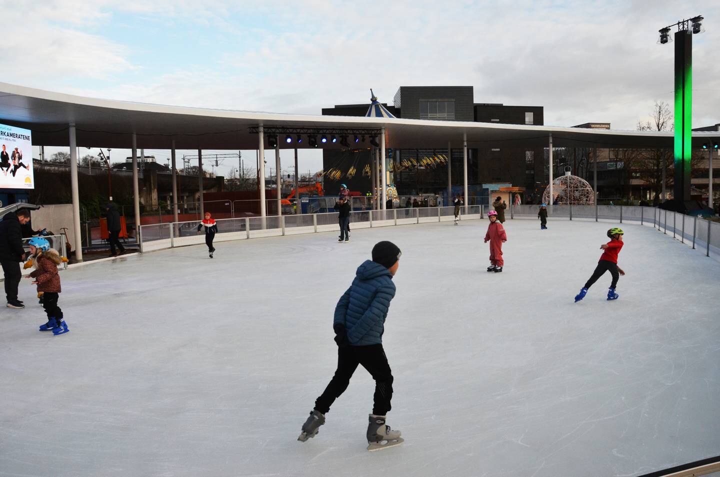 Den store flotte isbanen i Vinterland er på plass.