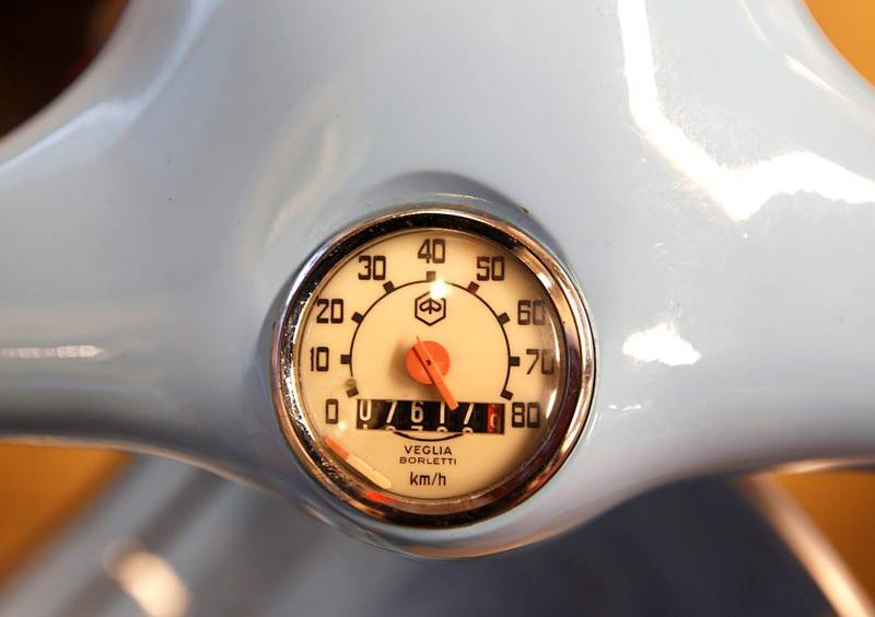 En titt på speedometeret på en gammel Vespa kan gjøre enkelte museumsgjester blanke i blikket. FOTO: Vidar Ruud/NTB scanpix