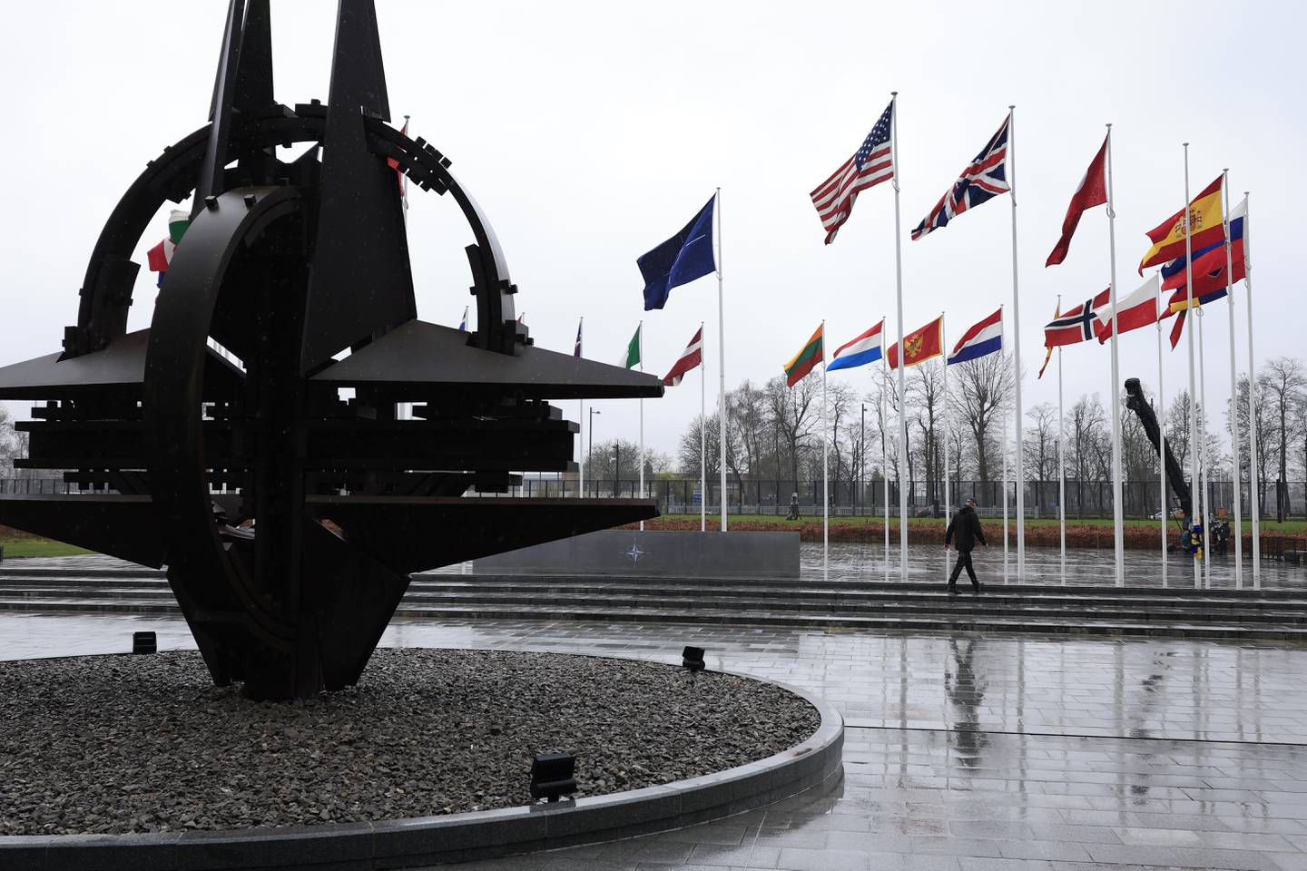 På utenriksministermøtet denne uka vil Nato-landene samle seg om en felles og tydelig advarsel til Russlands Vladimir Putin. Foto: AP / NTB