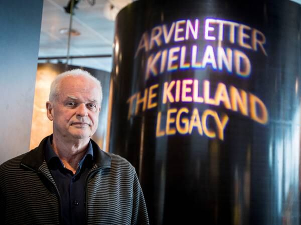 Rolf (28) døde på «Alexander Kielland»: Nå gir broren personlig bok til stortingspolitikerne