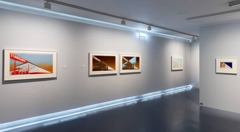 Kunstmuseet Kode i Bergen hadde en retrospektiv utstilling med Ed Ruscha i 2018. Her er noen av hans klassiske motiver.