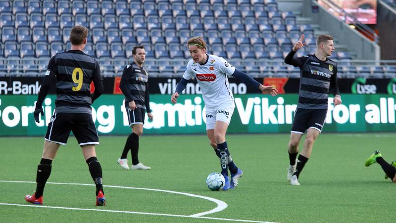 Kristian Thorstvedt blir blåst av i god posisjon. Foto: Pål Karstensen