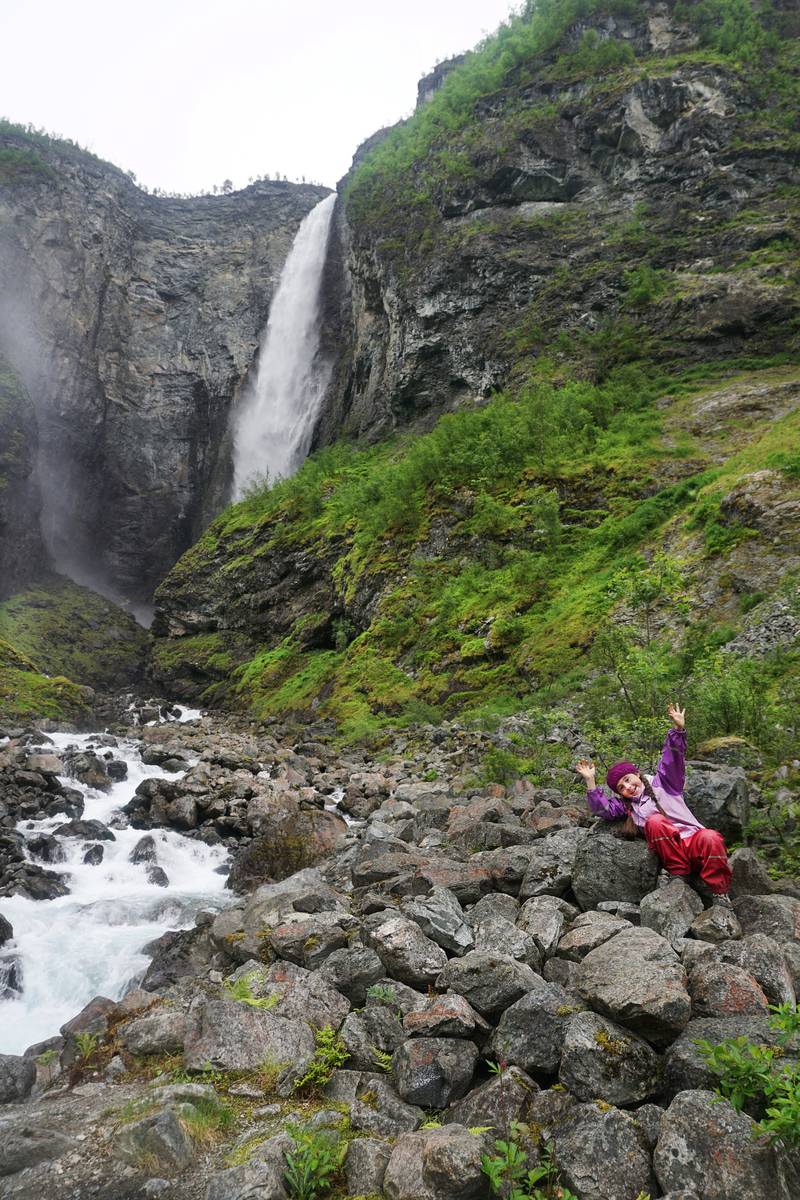 Vettisfossen har Nord-Europas høyeste frie fossefall på 275 meter.