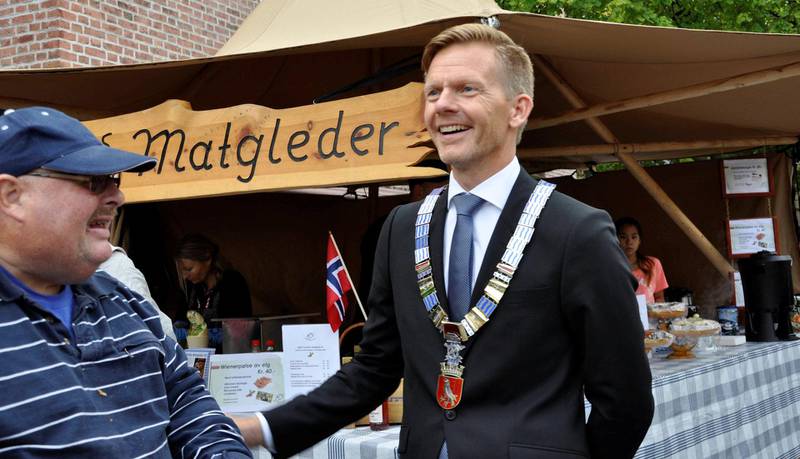 2014: Tage Pettersen, med ordførerkjedet rundt halsen, møtte ofte innbyggerne.