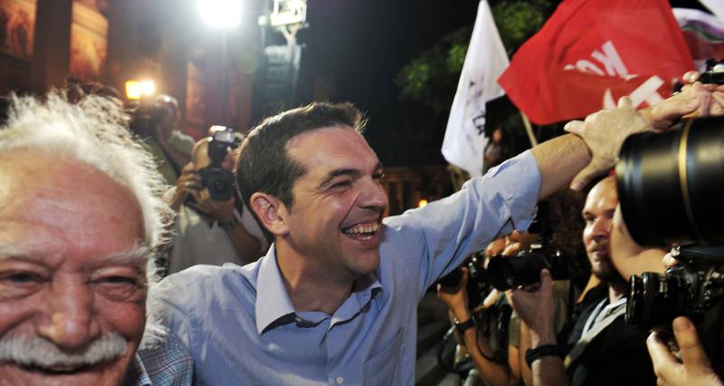 Bedre før: Manolis Glezos (t.v.) og Alexis Tsipras i 2012. Glezos er kritisk til hva som er oppnådd i møte med EU. FOTO: NTB SCANPIX