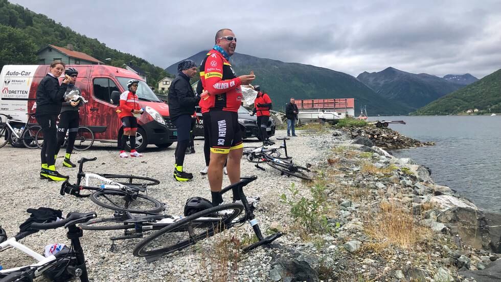 22 utøvere fra foreningen Idretten Skaper Sjanser sykler Arctic Race of Norway.