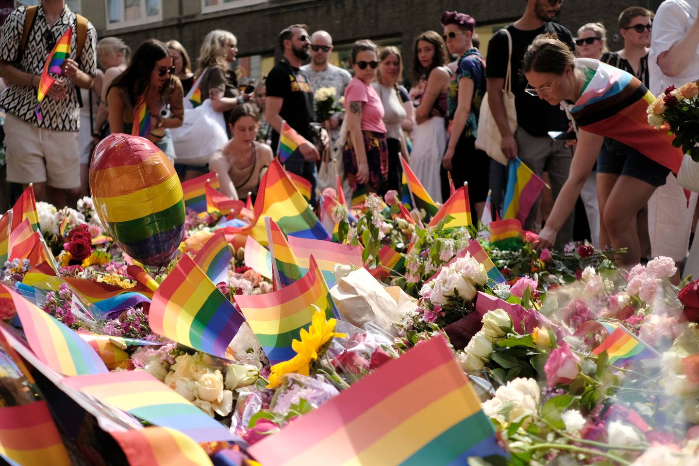 Roser der terroren fant sted, prideparaden 2022.