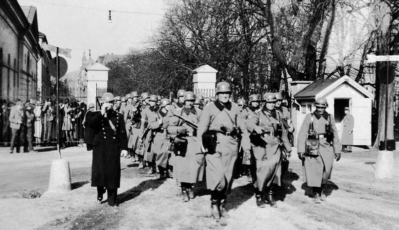 Tyske soldater marsjerer inn på Festningsplassen på Akershus festning 9. april 1940. FOTO: NTB SCANPIX