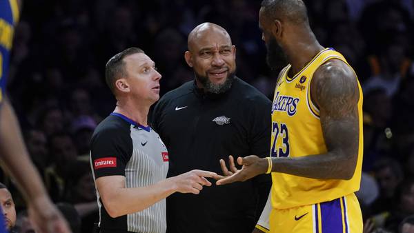 Lakers sparket treneren etter sluttspillexit