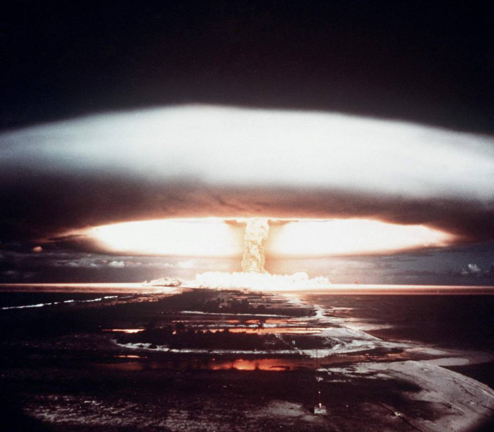 KATASTROFE: Med atomvåpen i høy beredskap og mangel på kontrollerende avtaler er faren for en atomkrig overhengende, skriver innleggsforfatterne. FOTO: AFP/NTB SCANPIX
